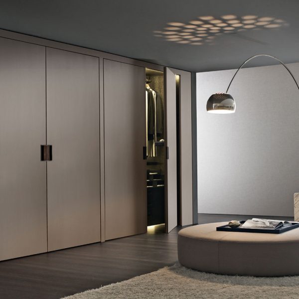 B&B ITALIA BACKSTAGE 衣柜