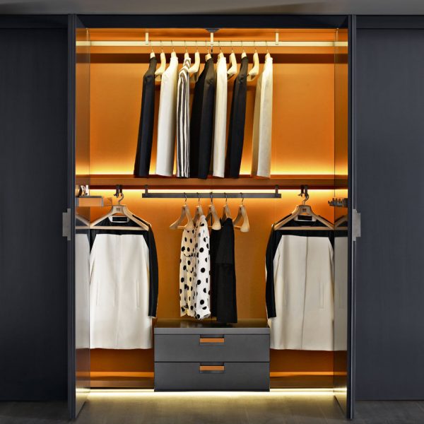 B&B ITALIA BACKSTAGE 衣柜