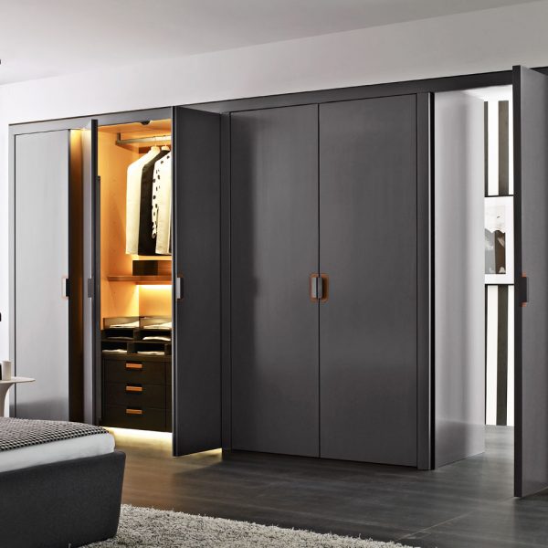 B&B ITALIA BACKSTAGE 衣柜