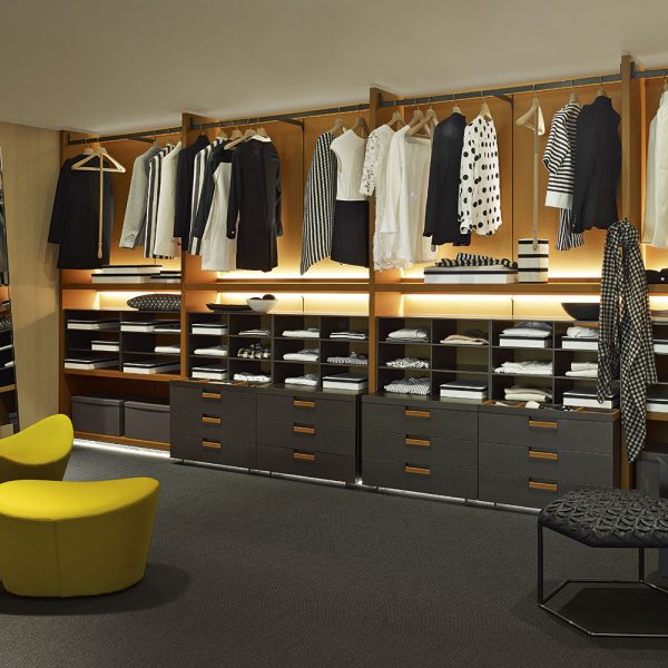 B&B ITALIA BACKSTAGE 衣柜