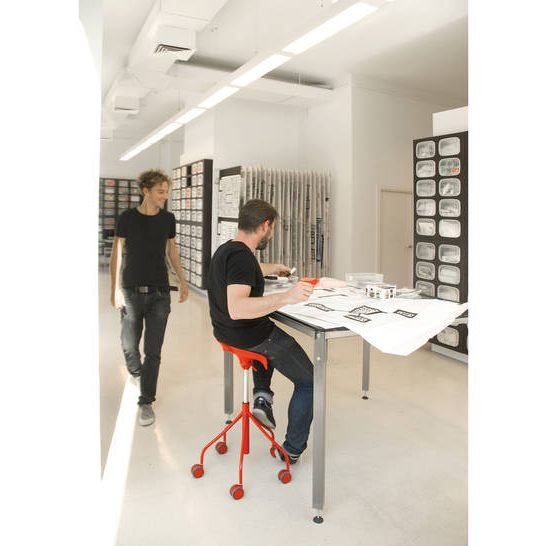 BINARIA STOOL 凳子 b.d barcelona design