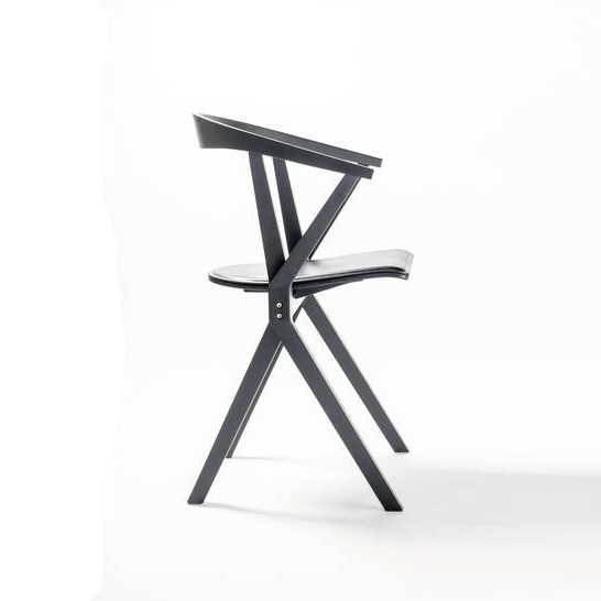 CHAIR B 椅子 b.d barcelona design