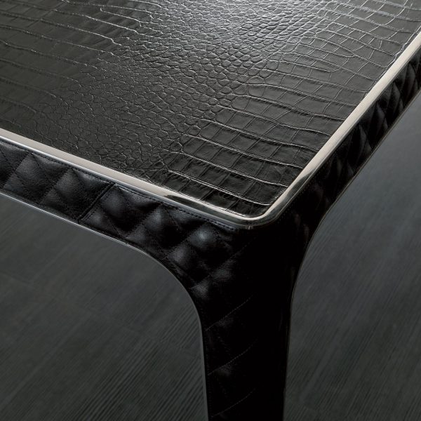 Alexander 餐桌 Rugiano