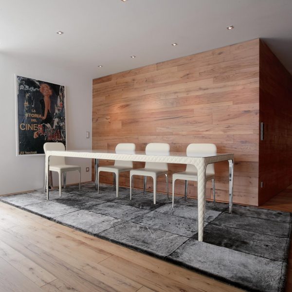 Alexander 餐桌 Rugiano