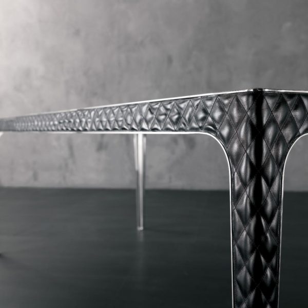 Alexander 餐桌 Rugiano