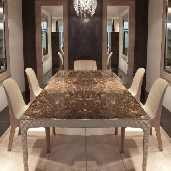 Alexander 餐桌 Rugiano