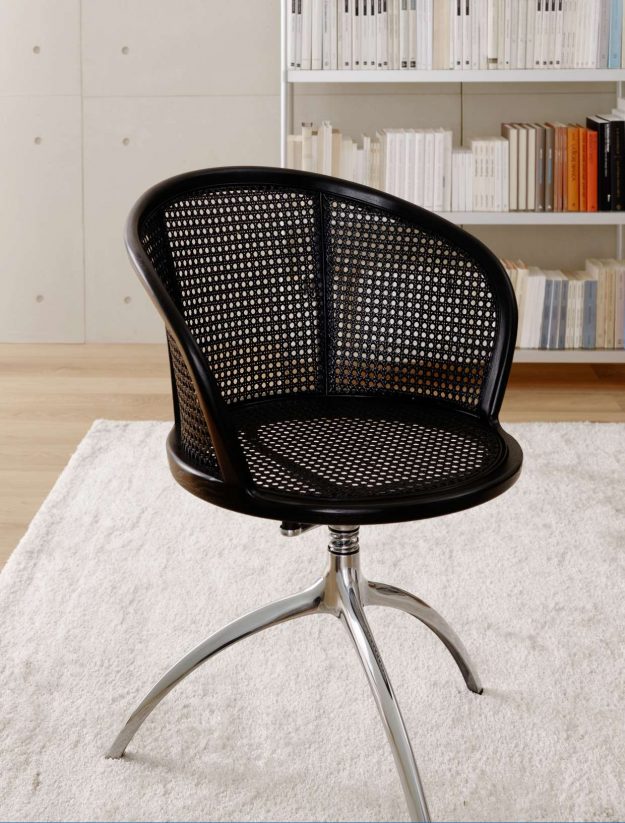 YOUNG LADY - 901 椅子 Alias